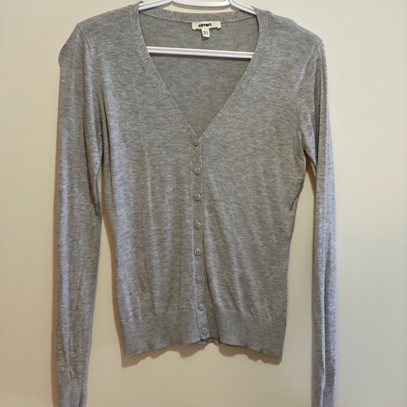 Sweater - Picture 1 of 4